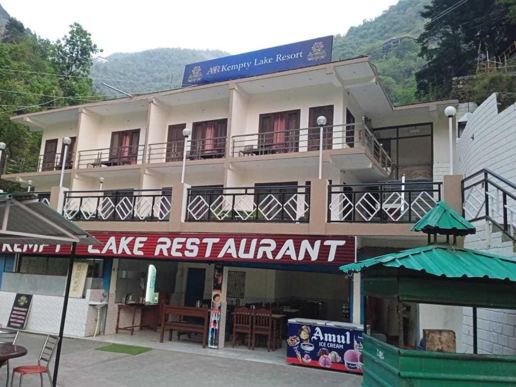 Hotel O Kempty Lake Adventure Resort Mussoorie Eksteriør billede