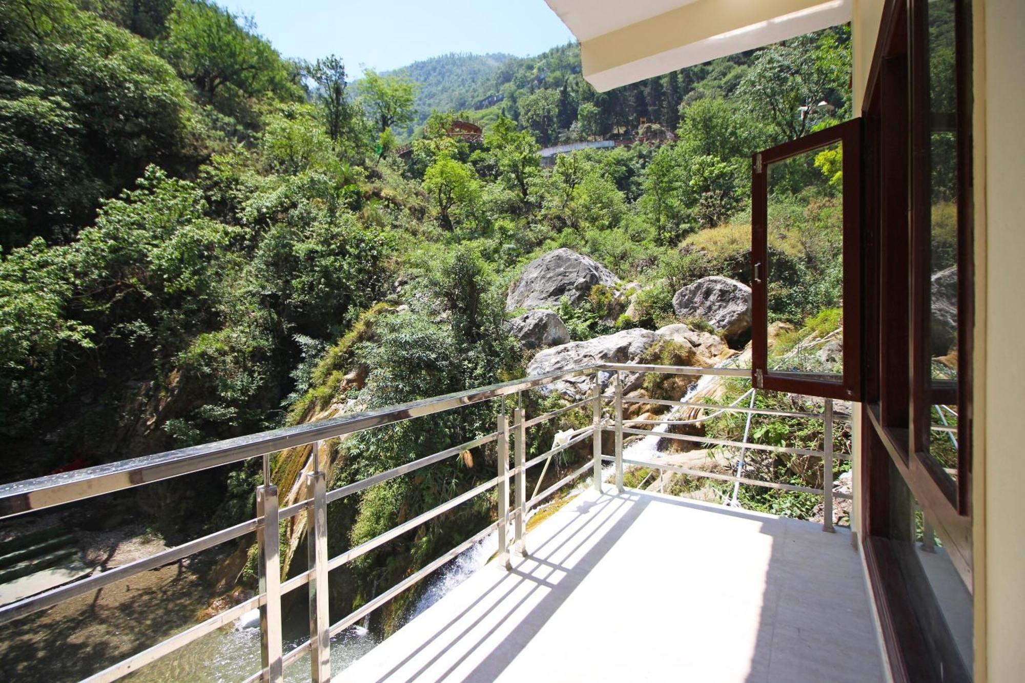 Hotel O Kempty Lake Adventure Resort Mussoorie Eksteriør billede